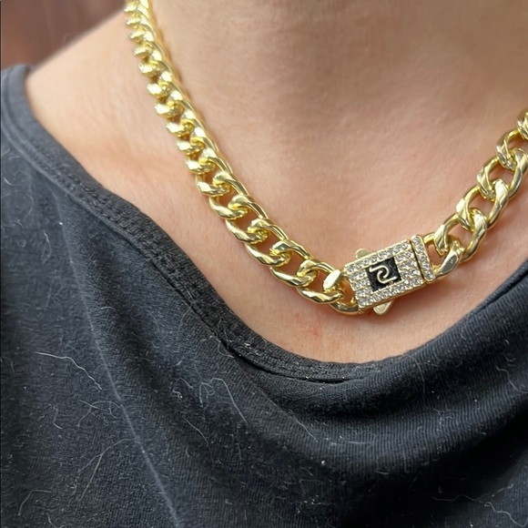 Gold Chain Necklace and Bracelet Set - Picture 7 of 11